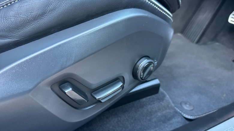 Volvo Xc60 2.0 T8 455 Recharge PHEV R DESIGN Pro 5dr AWD Auto Estate